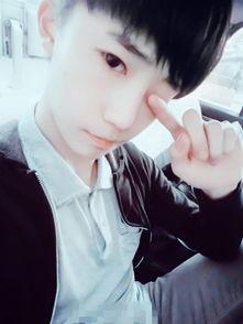 校园帅哥照片生活照,帅气学长生活照大揭秘